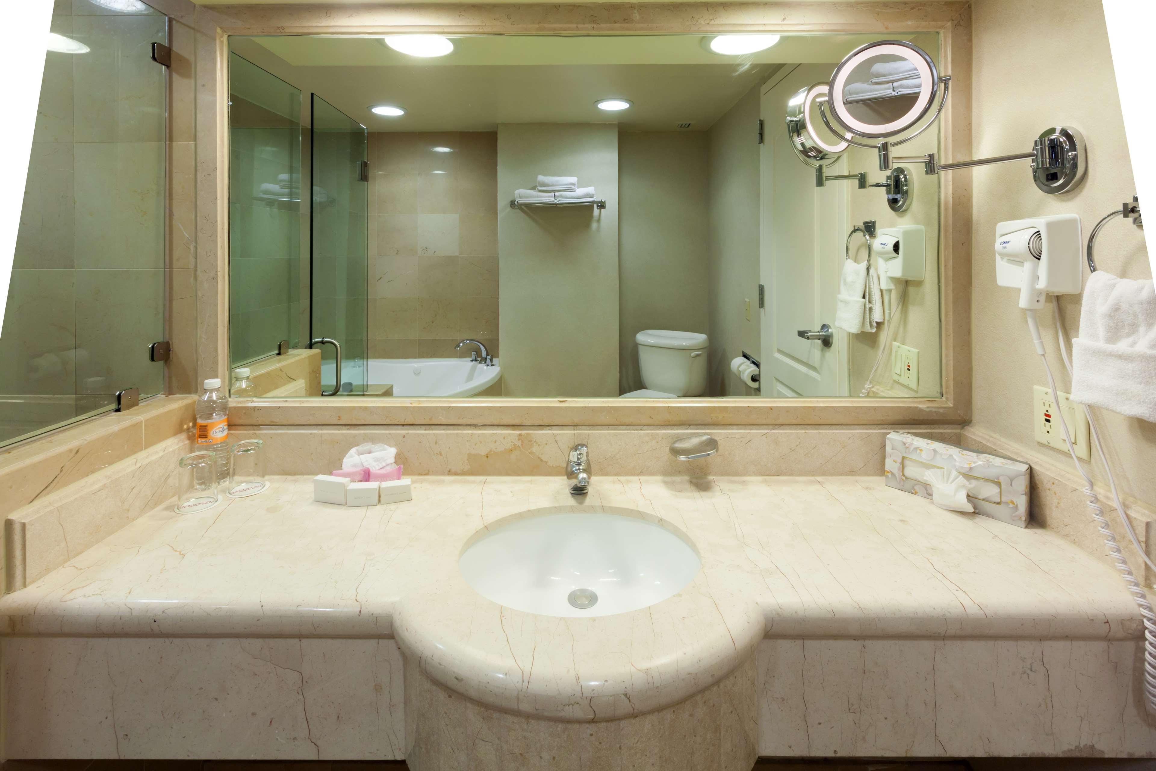 Hotel Western Les Terrasses De Brehat 4*